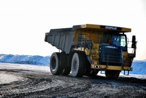 camion minero en la mina